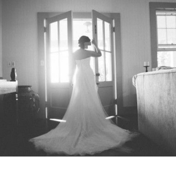 Enzoani Dayton Wedding Dress - Picture 3 of 6